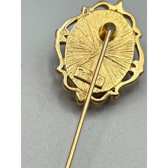 Vintage Signed TRIFARI Costume Cameo Stick Pin Lapel Pin Gold Tone & Faux Cameo - Picture 4 of 6